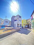 周辺は大小さまざまな公園が点在。癒しと落ち着きに満ちた住環境です。