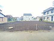 間取りのご提案です。ワイドバルコニーは洗濯物をたくさん干せて、お部屋に陽射しを多く取り込む造りです。