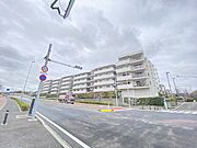 周辺は大小さまざまな公園が点在。癒しと落ち着きに満ちた住環境です。