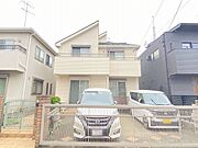 柔らかなベージュトーンが落ち着きと温もりを感じさせる外観です。