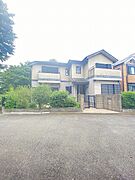 閑静な住宅地で子育て家族に適した、ゆとりある住環境が整っています。