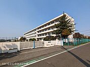 綾瀬市立落合小学校　617ｍ