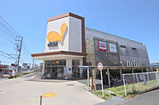 ダイエー相武台店　431ｍ　生活用品から食品、衣料品まで揃います　プライベートブランド「トップバリュ」も好評。