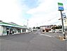 周辺：ファミリーマート綾瀬落合北店　225ｍ