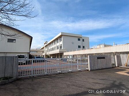相模原市立新町中学校 1240m
