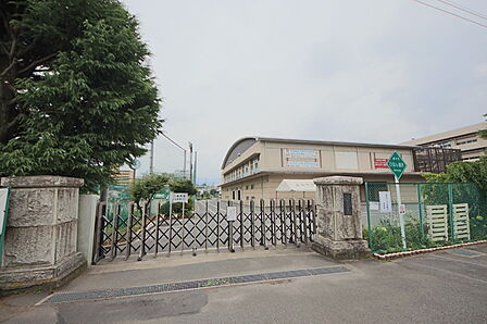 厚木市立厚木中学校 1302m