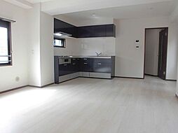 東京メトロ丸ノ内線 本郷三丁目駅 徒歩6分の賃貸マンション 3階3LDKのリビング/ダイニング