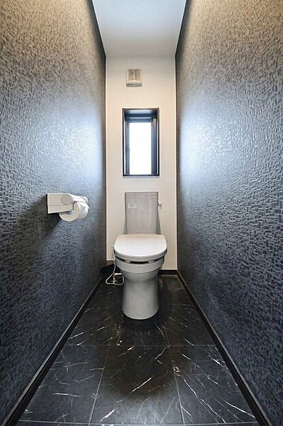 トイレを拡大表示