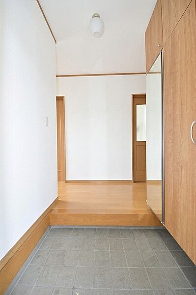 玄関を拡大表示