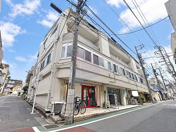 その邸が魅せる...