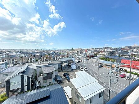 【リフォーム済】コスモ小針601号室です。6階なのでベランダからの眺望もよいです。