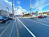 リビング/ダイニング：【リフォーム済】前面道路です。