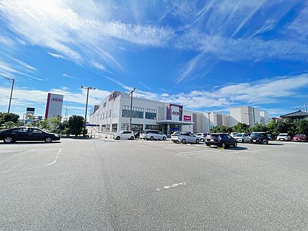 イオン新潟青山店様まで徒歩5分。 350m