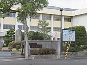 水口中学校まで1900メートル