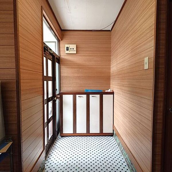 玄関を拡大表示