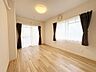 寝室：洋室6.7帖。一日の疲れをいやしてくれる主寝室。時を忘れて過ごす場所として過ごせるお部屋です。