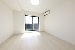 UNI FLAT 奈良法蓮町 1階1Kのリビング/ダイニング