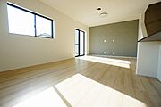 断熱性能の窓ガラスを採用。省エネ、光熱費カットにも貢献します。夏は涼しく、冬は暖かく快適に過ごせますよ＾＾