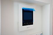 防犯性、セキュリティ対策に安心できるテレビモニター付きインターフォンです。セールスマン対策にもなり安心できます。