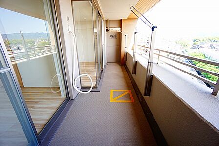 陽当たりの良いバルコニーです。お洗濯やお布団干しはもちろん、日光浴スペースにも。