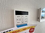 キッチン横からボタンひとつで操作が楽々。