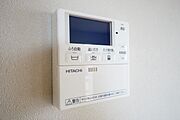 同仕様写真。おいだき機能つきなのでお風呂に入る時間が異なるご家庭には嬉しいですね。ボタン一つで快適で便利な生活が＾＾