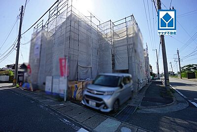 外観：現地（2026年9月30日）撮影。角地。全居室2面採光。陽当たり、風通し良好＾＾ウォークインクローゼット完備＾＾荷物が多くても安心です＾＾