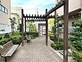 建物西側にある...