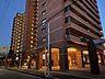 外観：閑静な住宅街に佇むシテヌーブ阿波座は夜のライティングがとてもキレイです。