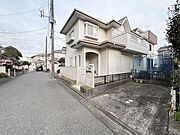 徒歩圏内に商業施設も揃っており暮らしやすいです♪