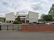 LANDROME(ランドローム)フードマーケット 東吉田店 【近隣写真・中学校】八街市立八街南中学校まで2000ｍ（徒歩約25分）お子様の足でも安心の距離です。学校行事やクラブ活動で帰りが遅くなって…