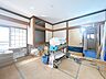 和室：【内外装リフォーム中9/28更新】1階和室です。押入れがありますので、収納には困りませんね。畳表替え、ふすま・障子張替え、照明交換、クロス張替え等