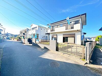 外観:【10月12日まで期間限定現況販売中】10月13日以降はリフォームして販売する予定です。価格には消費税を含みます。自社物件につき随時ご案内可能。内覧希望の方はお電話ください。 外観:【10月12日まで期間限定現況販売中】10月13日以降はリフォームして販売する予定です。価格には消費税を含みます。自社物件につき随時ご案内可能。内覧希望の方はお電話ください。