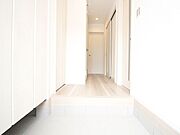お客様が最初に目にする玄関は常に清潔に保ちたいですね♪