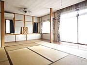 リビングも広々としております！家族団らんをお楽しみください♪