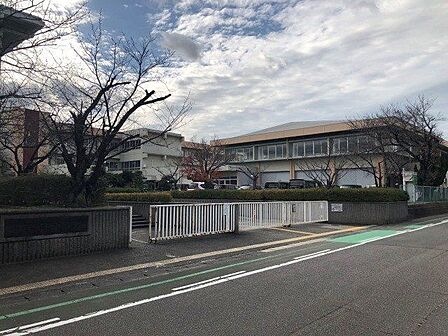 中央小学校 1120m