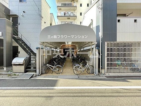 【エントランス...