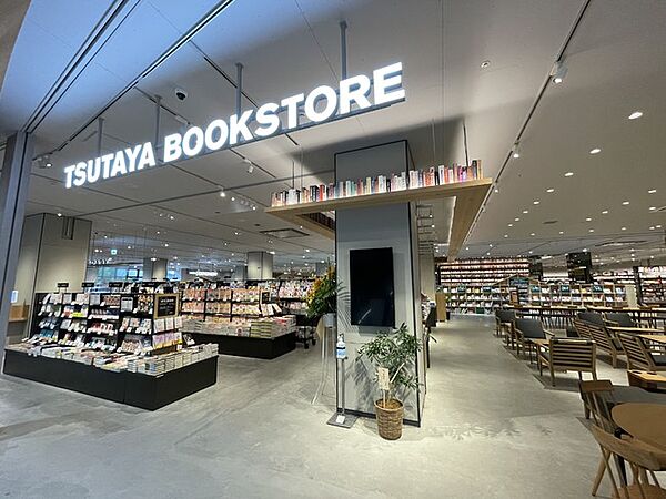 画像20:TSUTAYA BOOKSTORE 則武新町（996m）