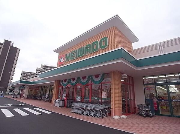 平和堂 豊成店（923m）