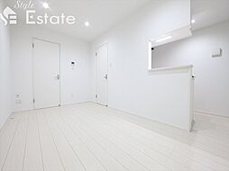 アラウンドスカイ 2階1LDKのリビング/ダイニング