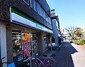 ファミリーマート 港築地口店（187m）