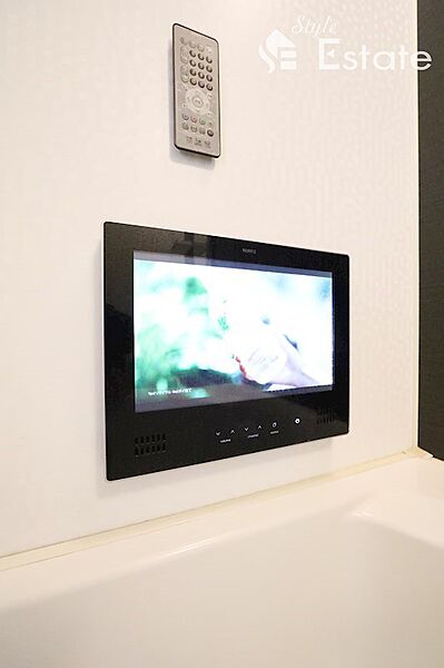 画像13:浴室TV