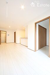 Courage Square II 202 2階1LDKのリビング/ダイニング