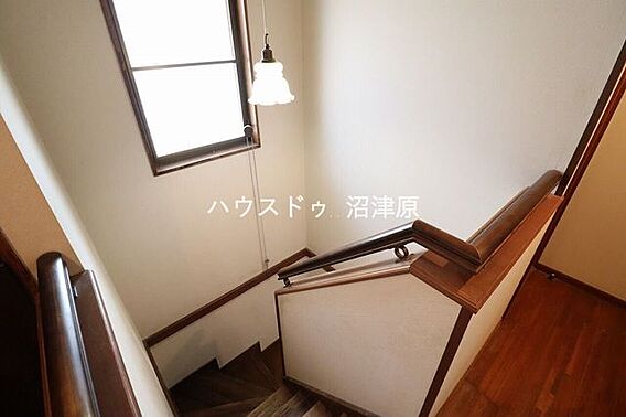 同敷地内に建つ...