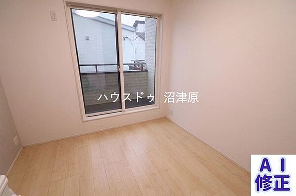 洋室を拡大表示