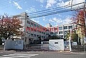 高槻市立阿武野小学校 995m