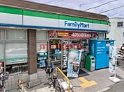 ファミリーマート小浦下新庄駅前店 242m
