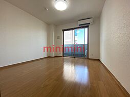 ロイヤルクィーンズパーク吹田片山町 7階1Kのリビング/ダイニング