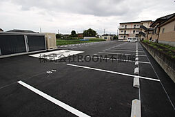 車をお持ちの方に嬉しい駐車場付きの物件です