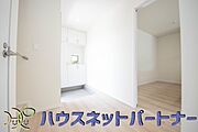 玄関の扉を開けると家族の待つお家。幸せを感じる瞬間です。